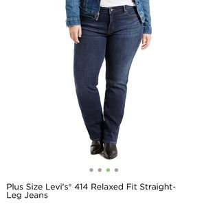 Levi’s- dark wash 414 relaxed straight